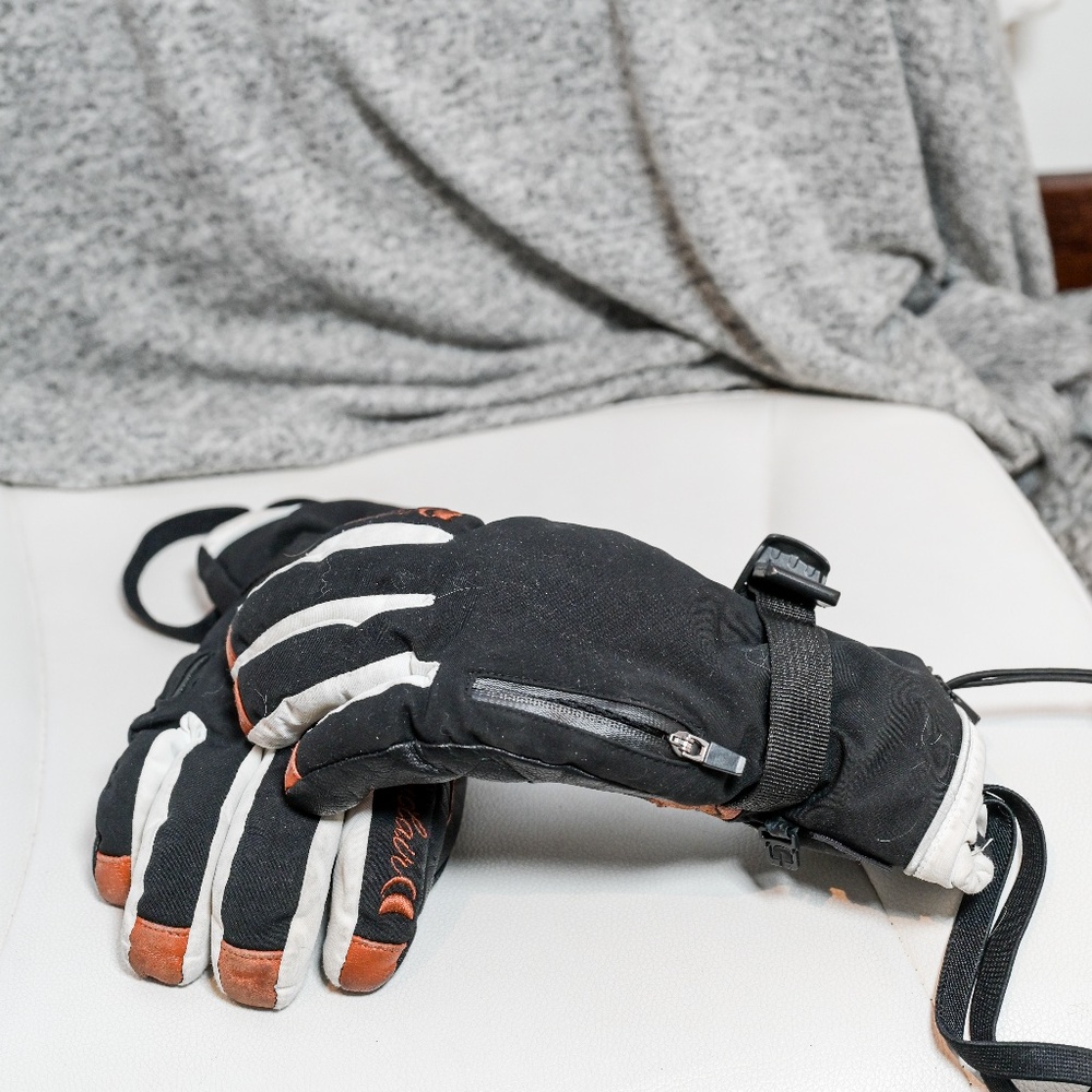 Women's Ski Gloves (size small)